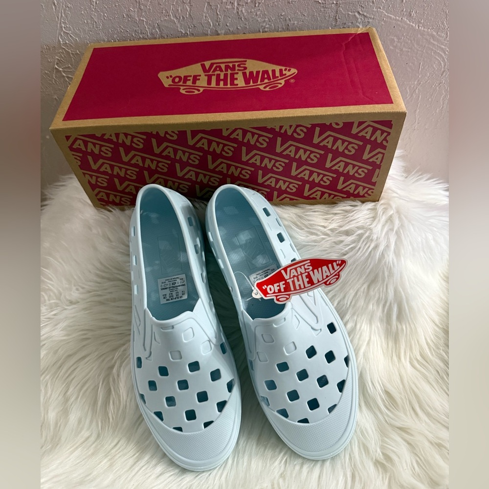 Vans NWT & Box Slip on TRK Delicate Blue 8.5W 7.0M